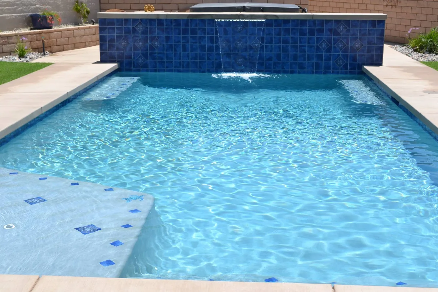 Infinity Pools services in Coachella, California - Vacation Pools Inc